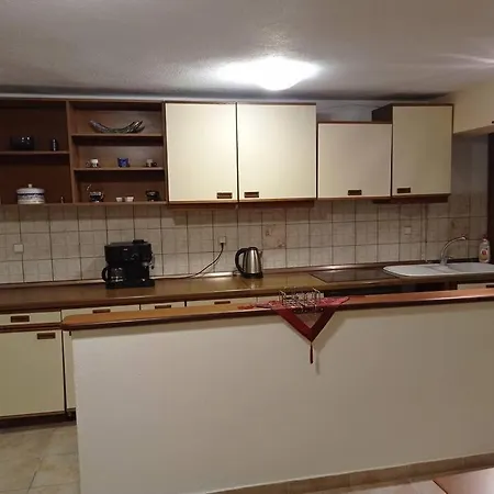 Alex House Apartmán *