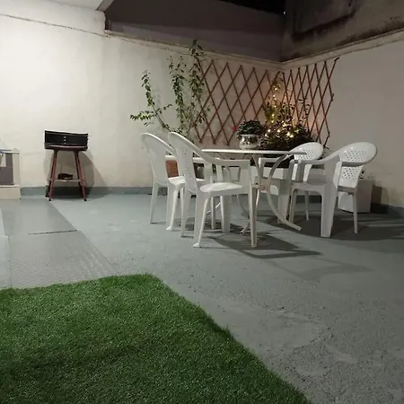 Alex House * Tríkala