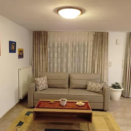 Alex House * Tríkala