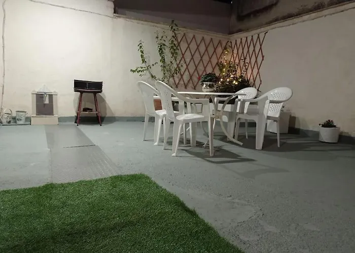 Alex House * Tríkala